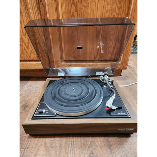 Vintage Record Player - Vinyl Player 1973 Realistic LAB-300 Excellent Condition